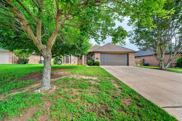 1608 Shelley Lane, Cleburne, TX 76033