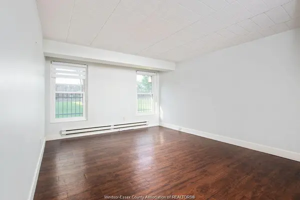 6227 THORNBERRY #258, Windsor, ON N8T 3A5