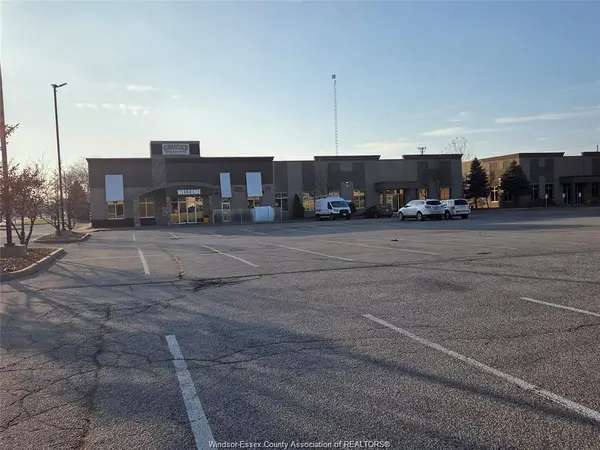 2215 HURON CHURCH, Windsor, ON N9C 2L8