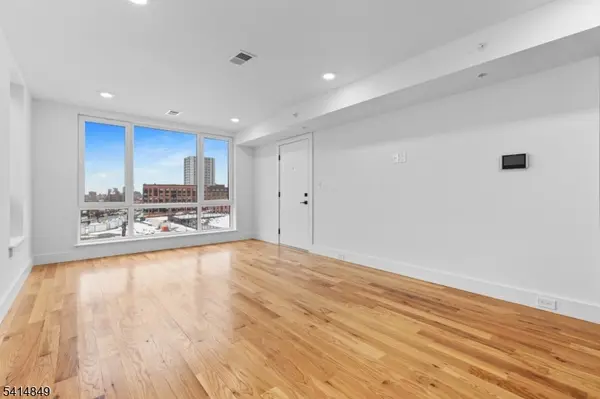 37 S 7Th St #2, Newark City, NJ 07107