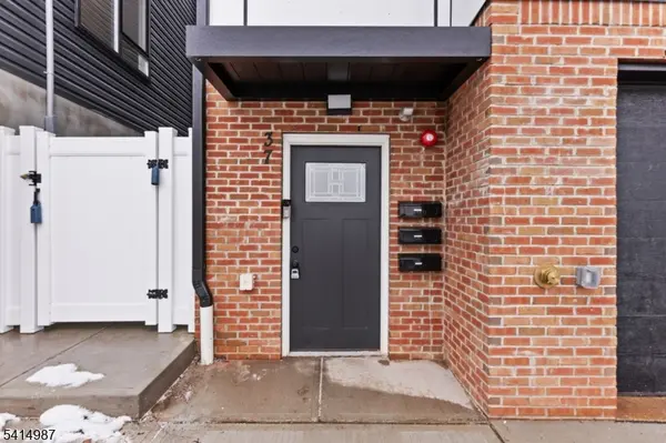 37 S 7Th St #3, Newark City, NJ 07107