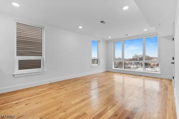 37 S 7Th St #3, Newark City, NJ 07107