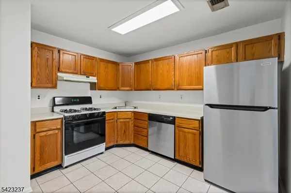 341 Silvia St, Ewing Twp., NJ 08628