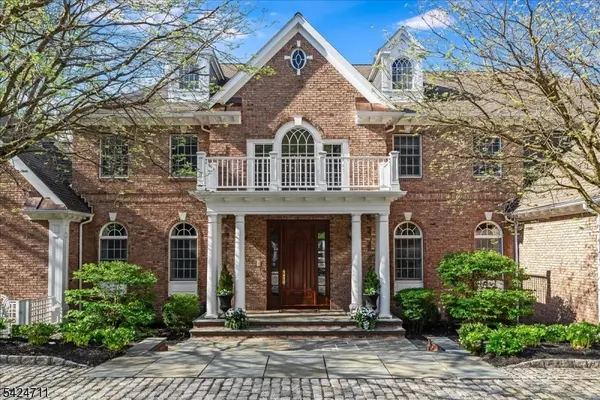 12 Beacon Hill Dr, Chester Twp., NJ 07930