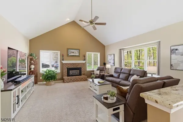 11 Wyckoff Dr, Union Twp., NJ 08867