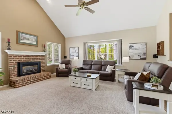 11 Wyckoff Dr, Union Twp., NJ 08867