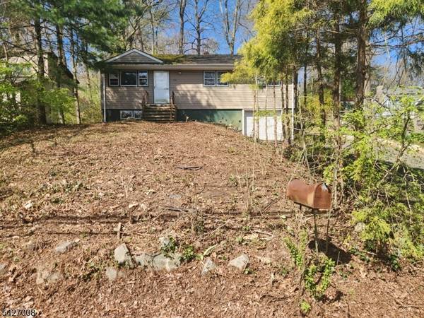 286 Cupsaw Dr, Ringwood Boro, NJ 07456