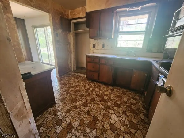 286 Cupsaw Dr, Ringwood Boro, NJ 07456