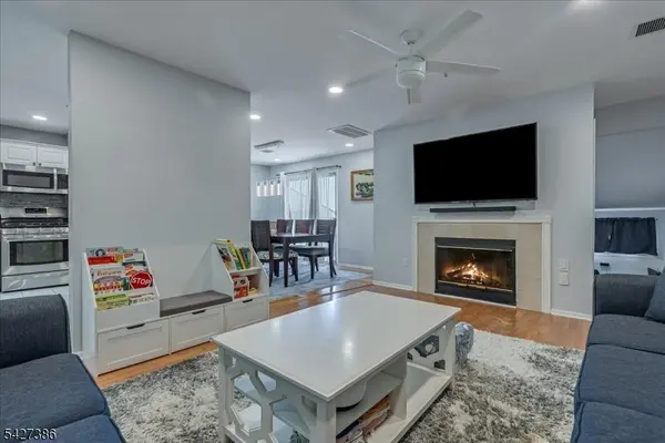 48 Buchanon Ct, West Orange Twp., NJ 07052