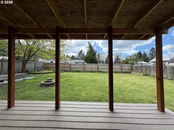 302 S ALDER ST, Wallowa, OR 97885