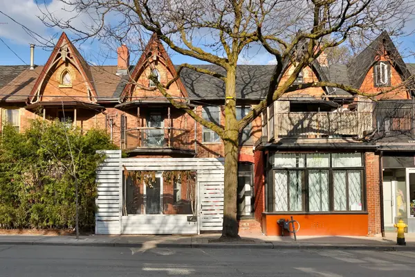 559 Parliament ST #1, Toronto C08, ON M4X 1P7