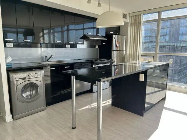 19 Singer CT #1009 A, Toronto C15, ON M2K 0B2