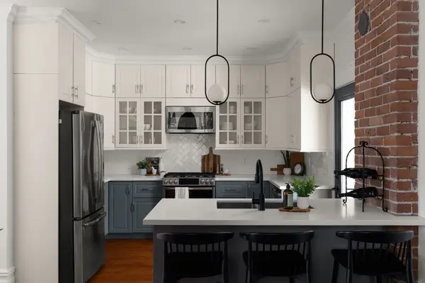 36 Sophia ST W, Barrie, ON L4N 1J3