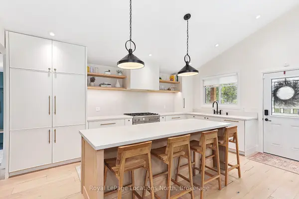 254 Third ST, Collingwood, ON L9Y 4E7