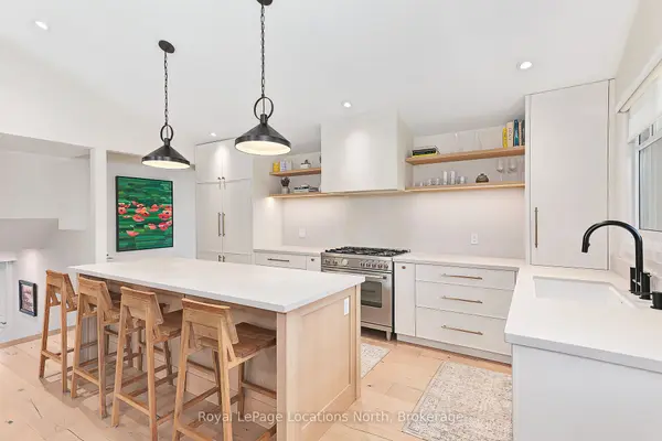 254 Third ST, Collingwood, ON L9Y 4E7