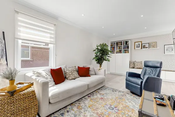 584 Four Winds WAY, Mississauga, ON L5R 3M4