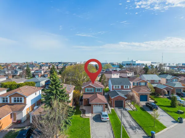 18 Luminous CT, Brampton, ON L6Z 2B3