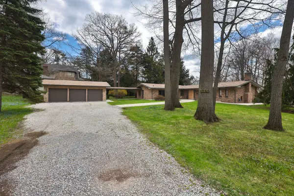 1066 Stockwell AVE, Mississauga, ON L5H 1B4