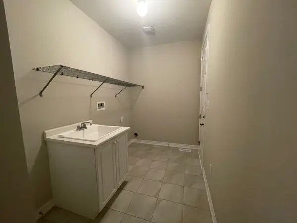 7 Junior RD #Upper Lvl, Brampton, ON L7A 5J4