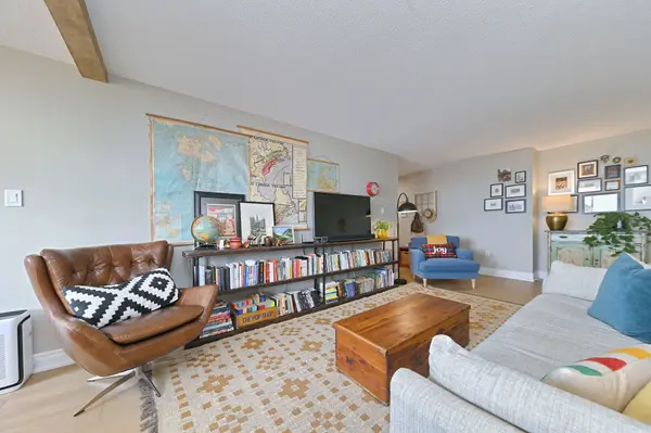 20 Cherrytree DR #905, Brampton, ON L6Y 3V1