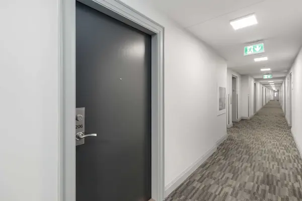 95 Attmar DR #206, Brampton, ON L6P 0Y6