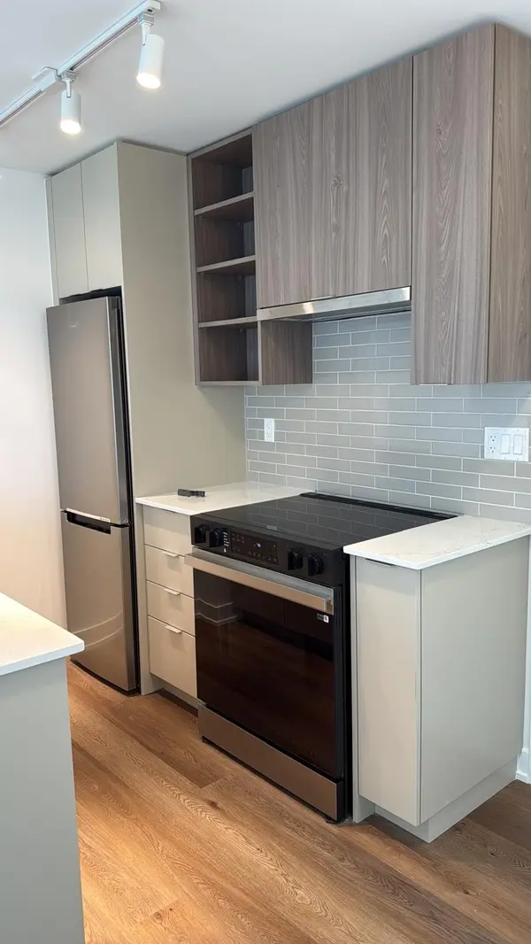 2075 Lakeshore RD #1203, Burlington, ON L7R 0H3