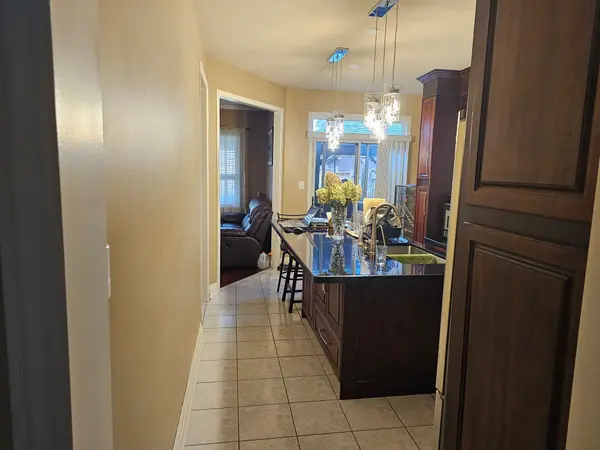 26 Zia Dodda CRES, Brampton, ON L6P 1J6