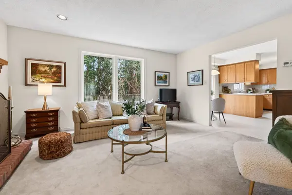 133 Central AVE, Grimsby, ON L3M 4Z3