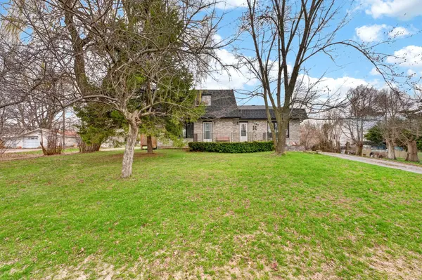 2260 Sydenham RD, Kingston, ON K0H 1M0