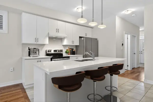 42 Sunflower CRES, Thorold, ON L3B 0L3