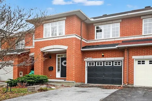 135 Gatespark Private, Kanata, ON K2T 1L1