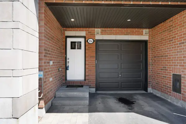 554 Labrador CRES, Blossom Park - Airport And Area, ON K1T 0R4