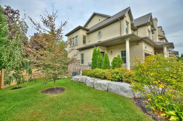 50 Aberdeen LN S, Niagara-on-the-lake, ON L0S 1J0