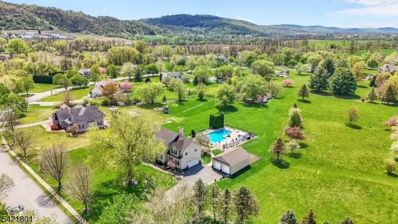 6 Quarry Road, Franklin Twp., NJ 08886