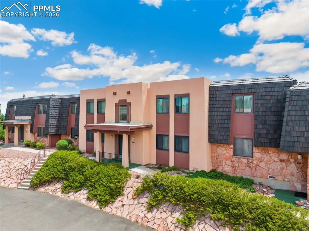 2927 Mesa RD #C, Colorado Springs, CO 80904