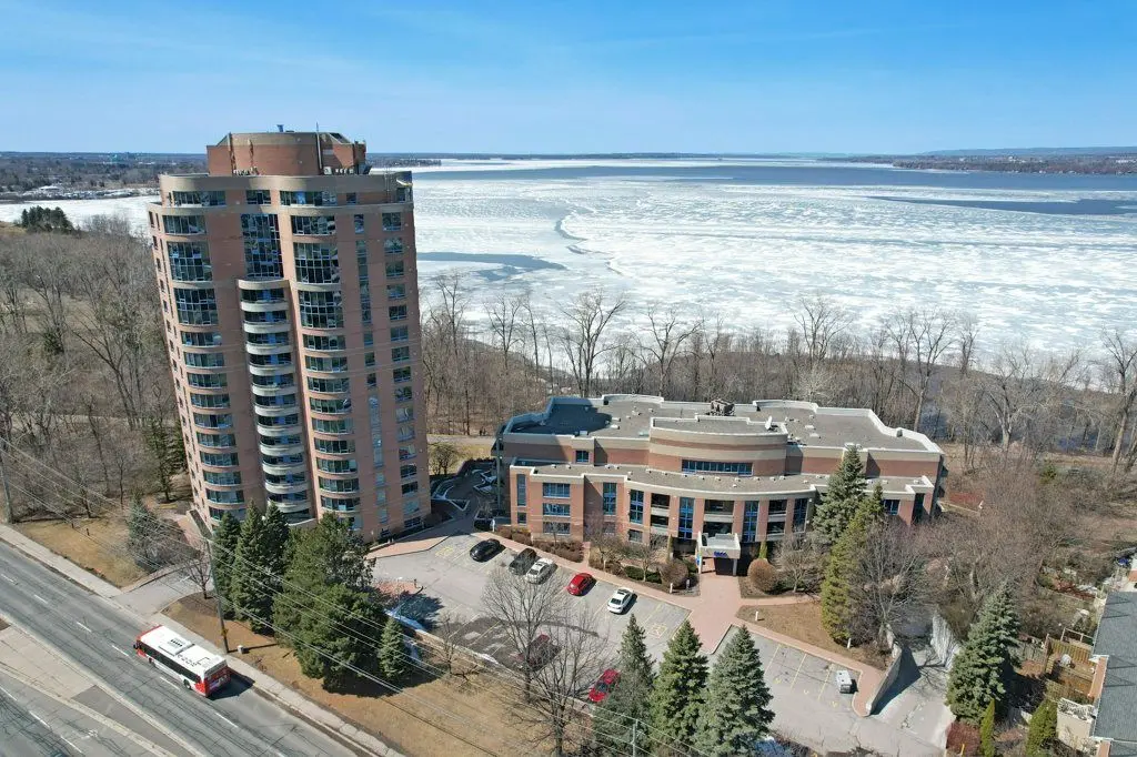 3099 Carling AVE #103, Crystal Bay - Rocky Point - Bayshore, ON K2H 5A6
