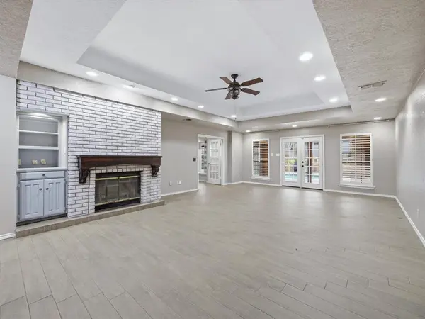 6606 Canalview Drive, Arlington, TX 76016