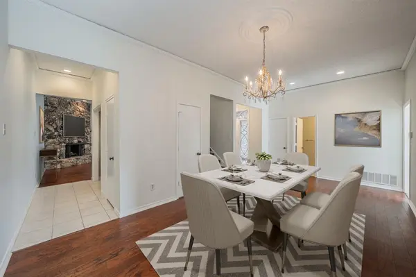 3020 Stonehenge Lane, Carrollton, TX 75006