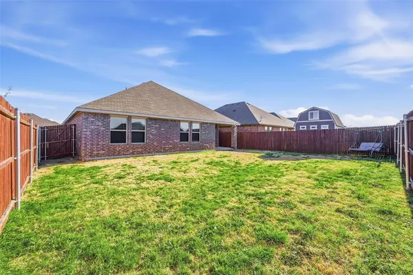 1012 Grand View Drive, Ennis, TX 75119