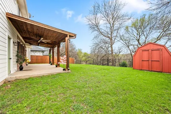4008 Falcon Ridge Drive, Haltom City, TX 76137