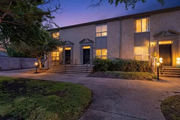 7506 W Northwest Highway #8, Dallas, TX 75225