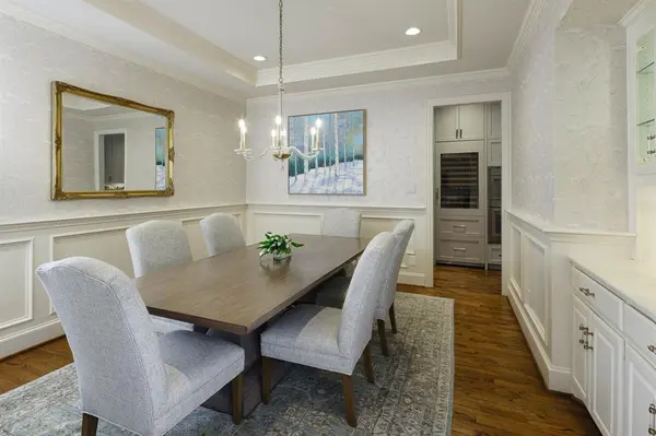 17 Ashton Court, Dallas, TX 75230