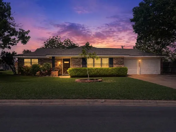 3924 Westerly Road, Benbrook, TX 76116