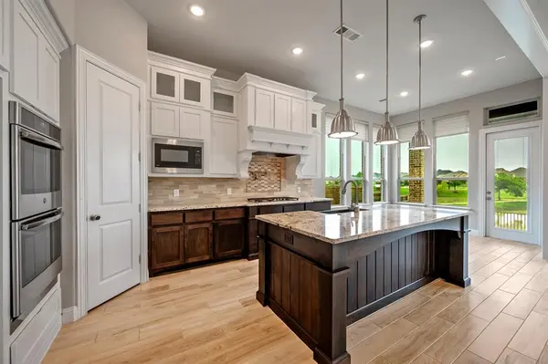 1116 Lake Hills Trail, Roanoke, TX 76262