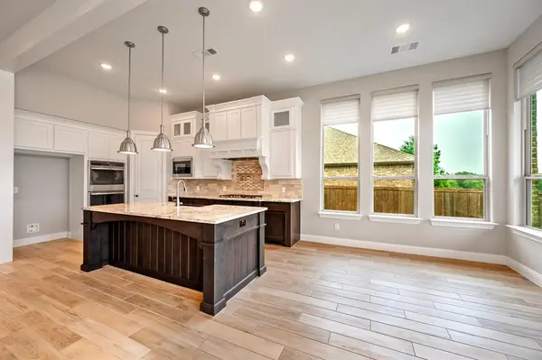 1116 Lake Hills Trail, Roanoke, TX 76262