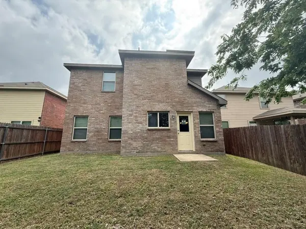 5548 Thunder Bay Drive, Fort Worth, TX 76119