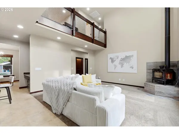 57214 E MARMOT RD, Sandy, OR 97055