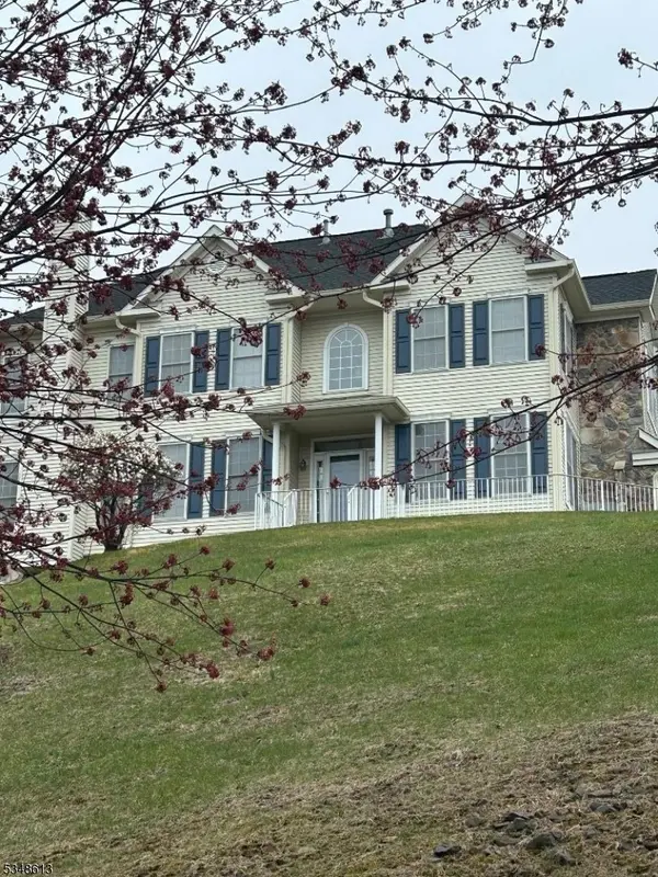 34 Winding Way #34, Woodland Park, NJ 07424