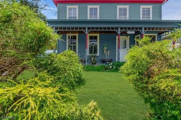 135 Main St, Hampton Boro, NJ 08827