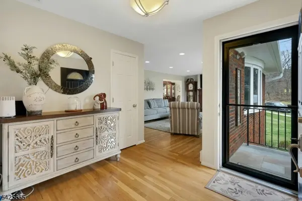 27 Howland Cir, West Caldwell Twp., NJ 07006